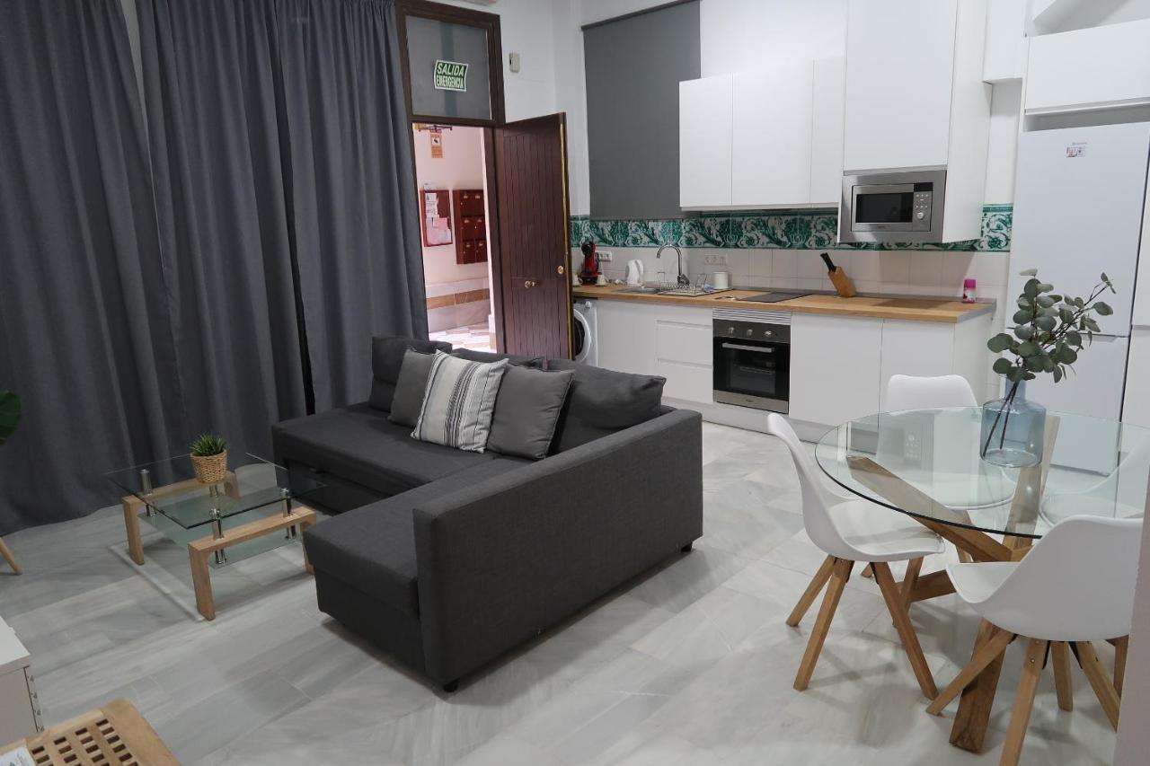 J & E Malaga Center Apartamentos Luaran gambar
