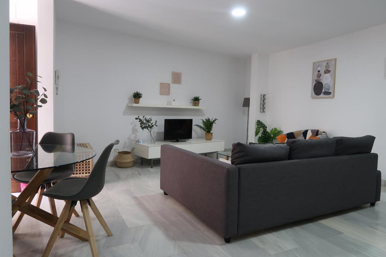 J & E Malaga Center Apartamentos Luaran gambar