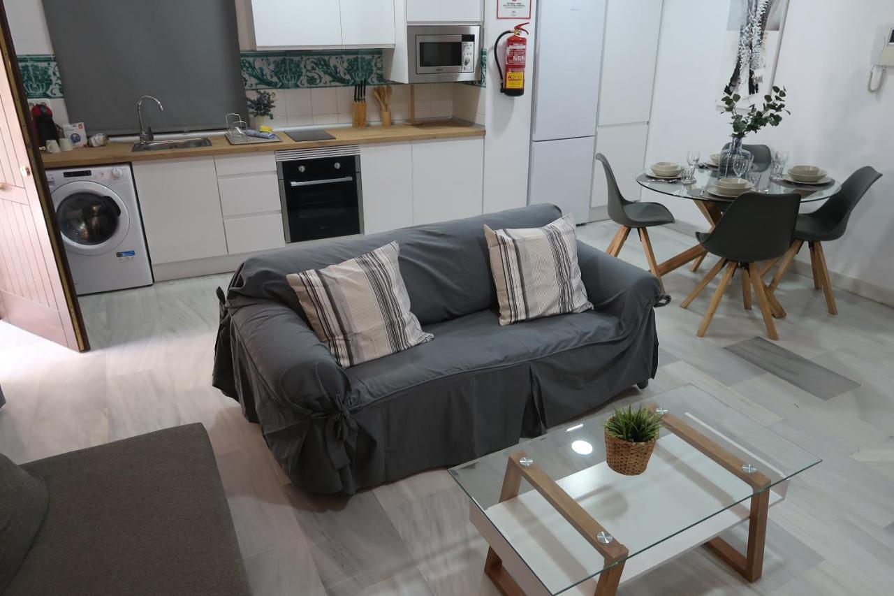 J & E Malaga Center Apartamentos Luaran gambar
