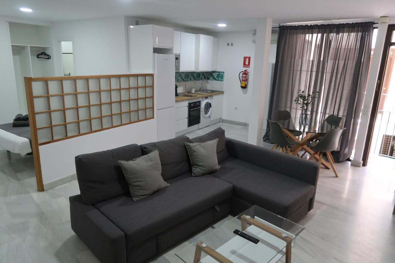 J & E Malaga Center Apartamentos Luaran gambar