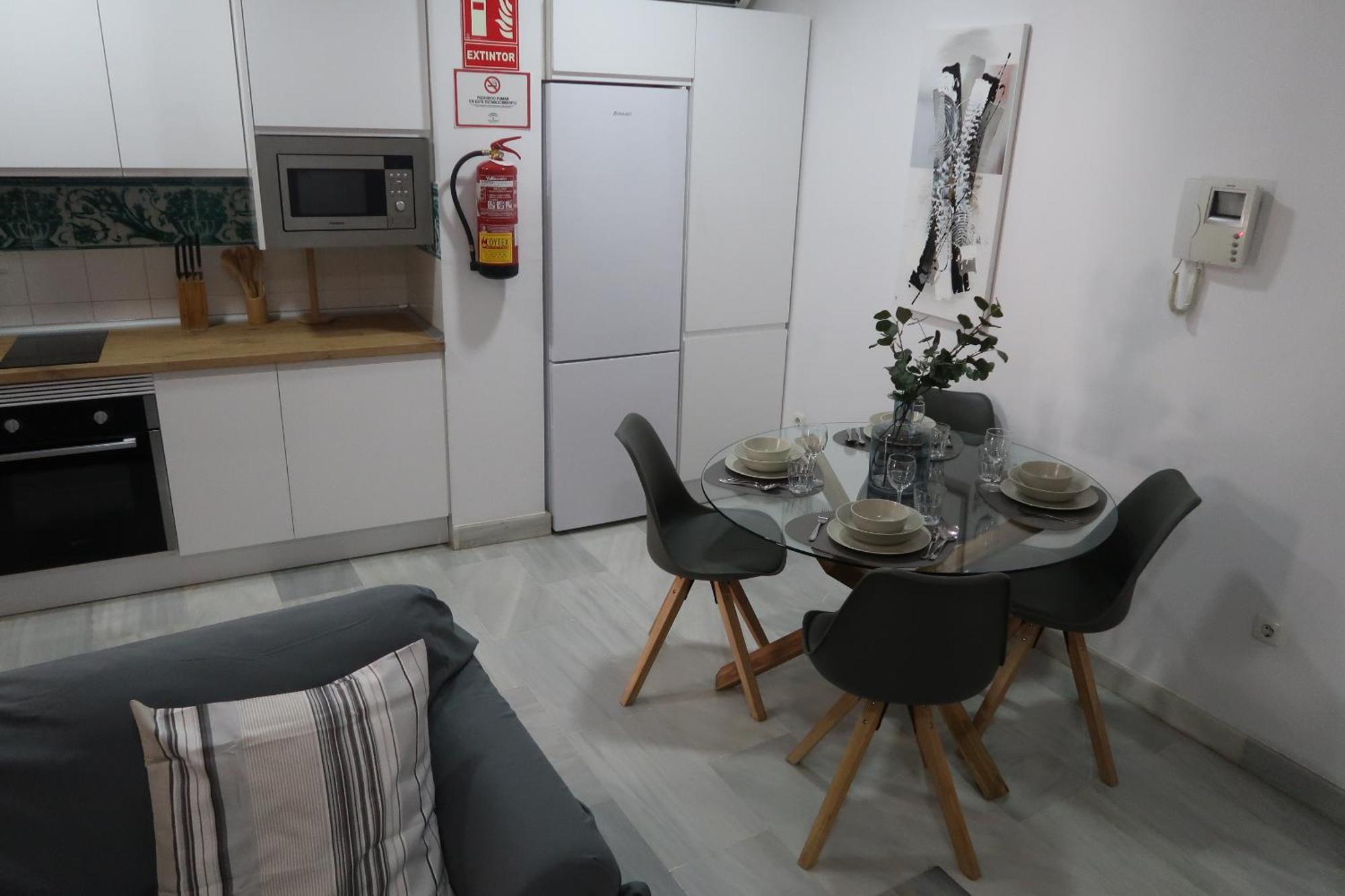 J & E Malaga Center Apartamentos Luaran gambar