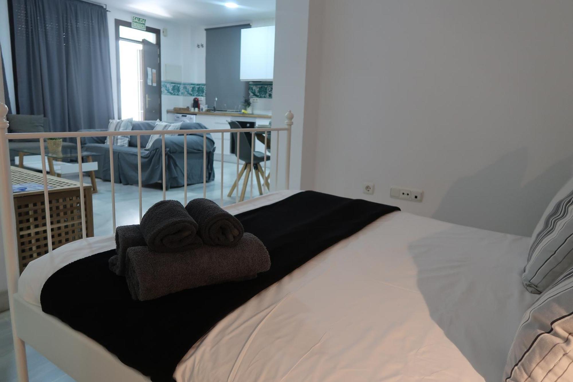J & E Malaga Center Apartamentos Luaran gambar